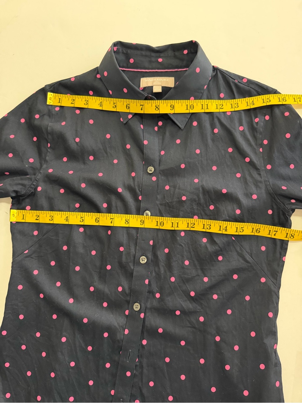 Banana Republic Factory Black Pink Polka Dot Top Size 10 Button Down Shirt - Picture 14 of 15